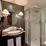 Fontaines Du Luxembourg מלון 3*