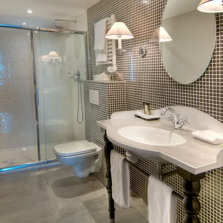 Otel Fontaines Du Luxembourg 3*